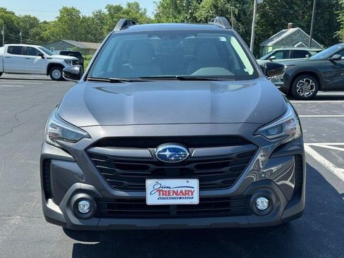 Used 2023 Subaru Outback Premium AWD/4WD image 9