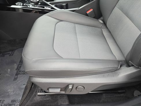 Certified 2023 Kia Niro Wind FWD image 16