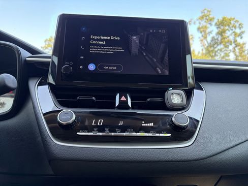 Used 2025 Toyota Corolla LE image 24