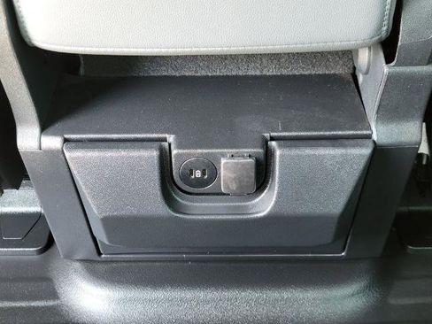 Certified 2025 Ford F150 XL image 16