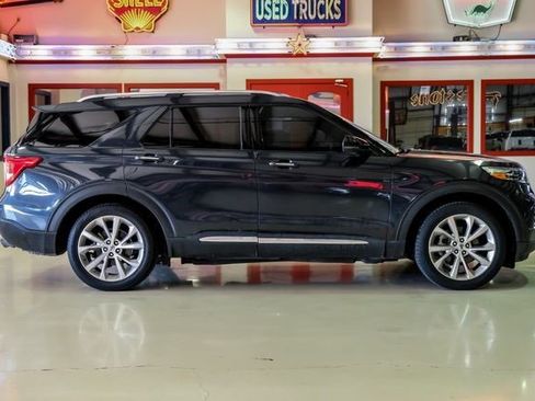 Used 2022 Ford Explorer Platinum w/ Equipment Group 601A image 11