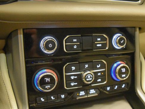 Used 2021 GMC Yukon Denali w/ Denali Ultimate Package image 21