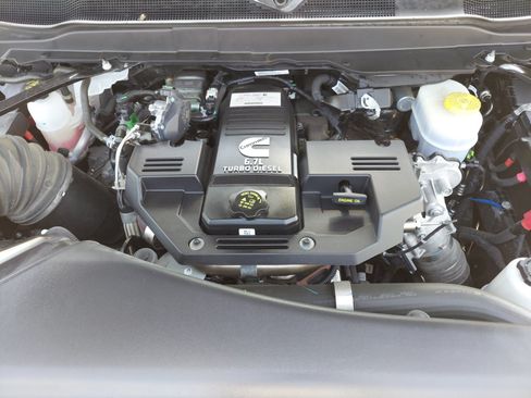 Used 2024 RAM 2500 Laramie w/ Sport Appearance Package AWD/4WD image 31