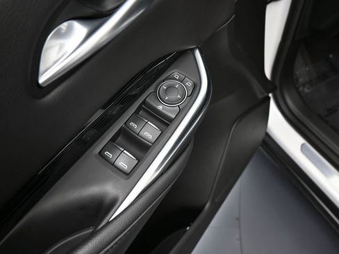 Used 2024 Cadillac XT4 Luxury w/ Cold Weather Package image 13