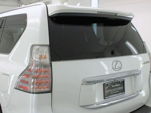 Used 2014 Lexus GX 460 image 20