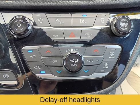 Used 2026 Chrysler Pacifica Limited w/ S Appearance Package FWD image 17