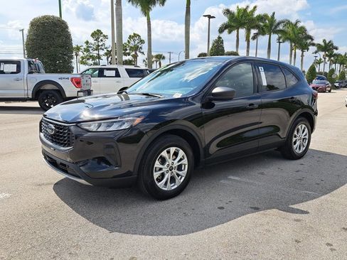 Certified 2025 Ford Escape Active image 3