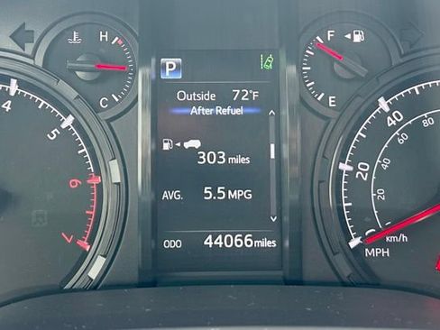 Certified 2024 Toyota 4Runner SR5 Premium w/ Moonroof Package AWD/4WD image 20