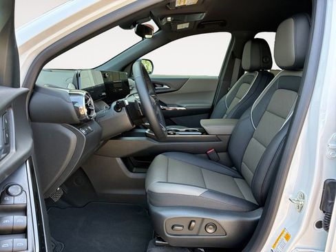 New 2026 Chevrolet Equinox LT FWD image 9