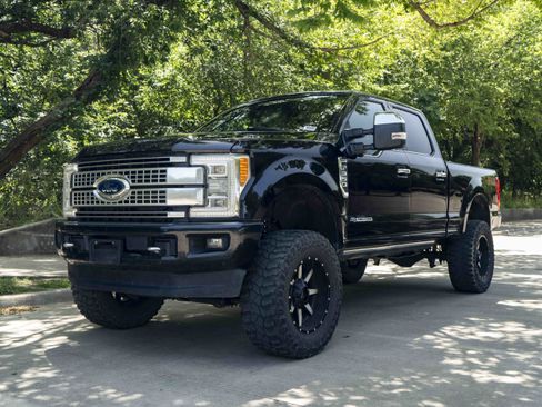 Used 2017 Ford F350 Platinum w/ Platinum Ultimate Package AWD/4WD image 5