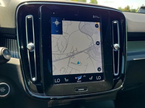 Used 2020 Volvo XC40 T5 R-Design AWD/4WD image 22