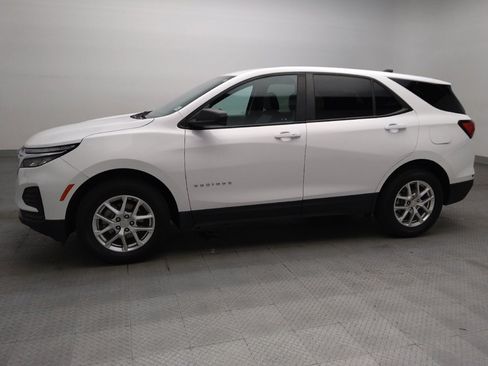 Used 2023 Chevrolet Equinox LS AWD/4WD image 2