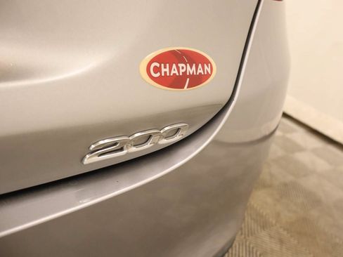 Used 2015 Chrysler 200 Limited FWD image 18