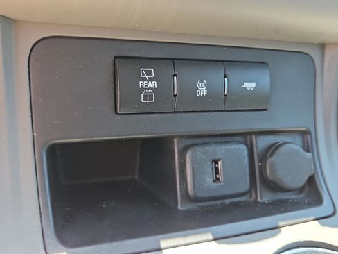 Used 2015 Chevrolet Traverse LS FWD image 20