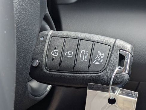 New 2026 Hyundai Elantra SE FWD image 29