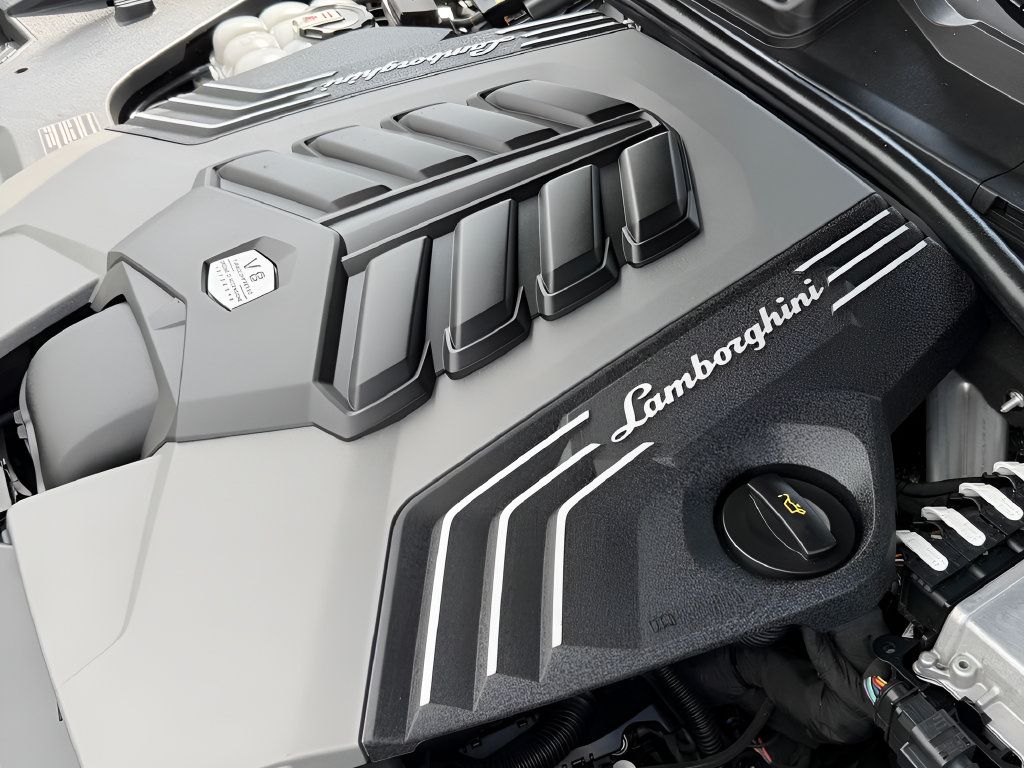 Used 2021 Lamborghini Urus AWD/4WD image 42