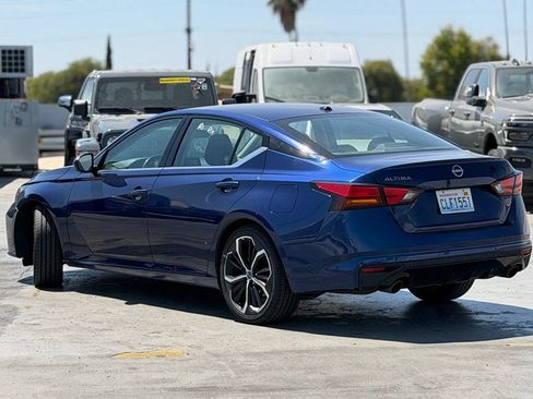 Used 2024 Nissan Altima 2.5 SR FWD image 2