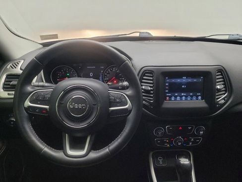 Used 2018 Jeep Compass Latitude w/ Popular Equipment Group FWD image 22