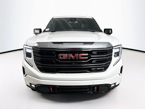 Used 2023 GMC Sierra 1500 AT4 w/ AT4 Preferred Package AWD/4WD image 8