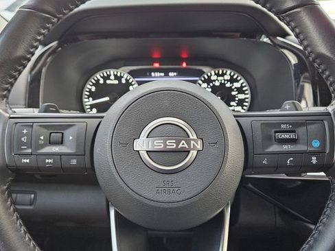 Used 2024 Nissan Pathfinder SV image 14