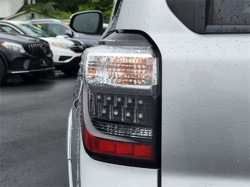 Used 2019 Toyota 4Runner TRD Off-Road Premium image 10