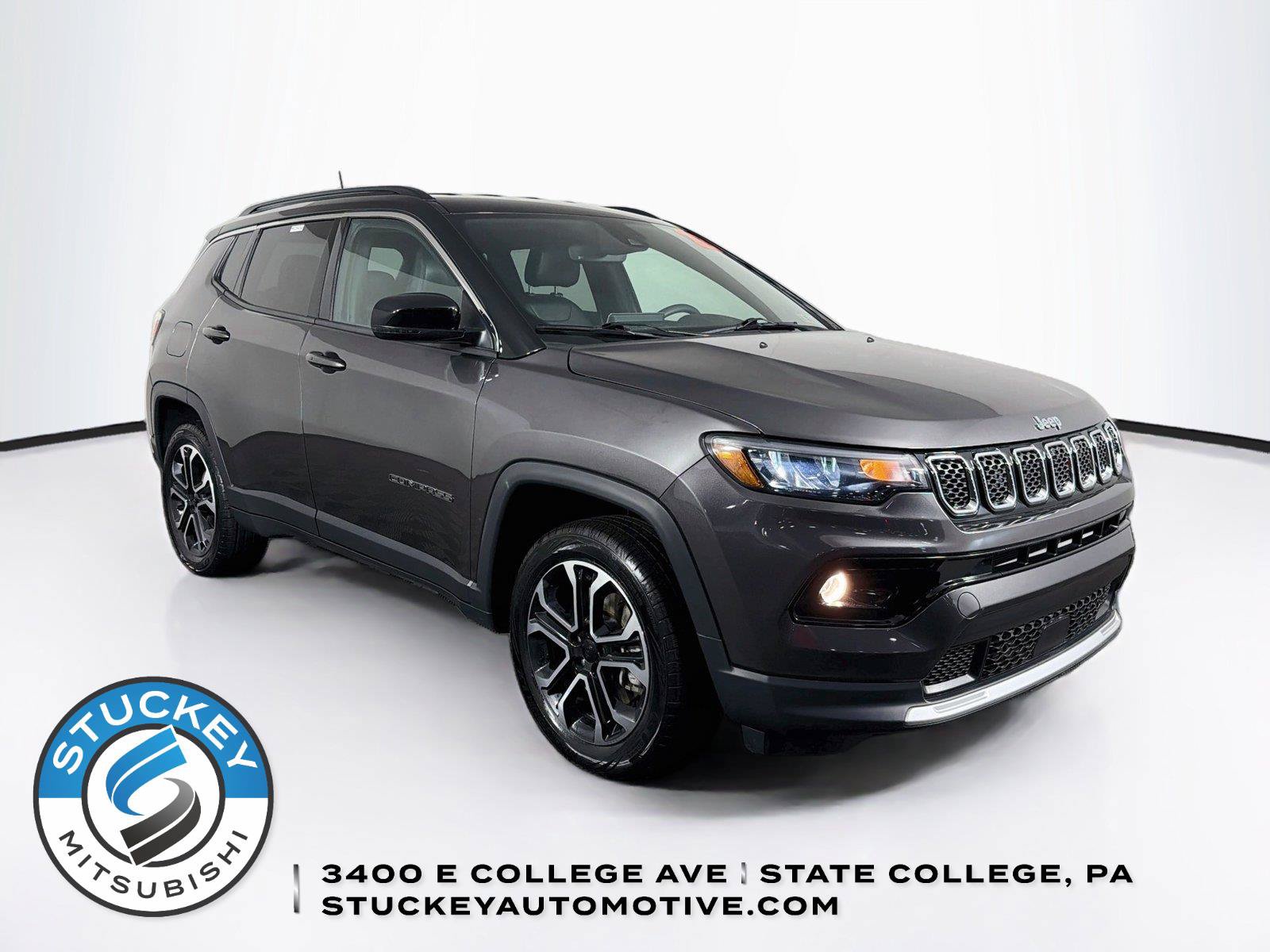 Used 2023 Jeep Compass Limited AWD/4WD image 1