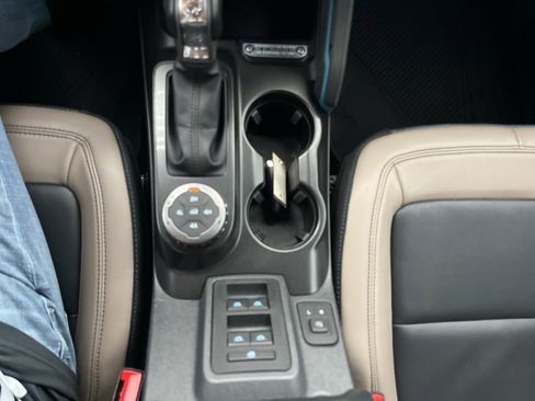 Used 2022 Ford Bronco Wildtrak image 20