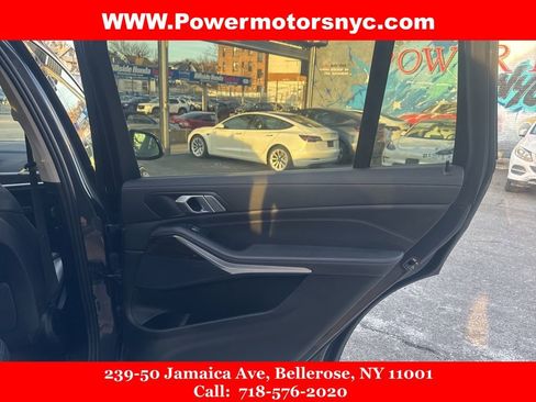 Used 2021 BMW X7 xDrive40i w/ Parking Assistance Package image 16