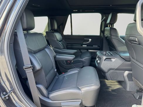 Used 2025 Ford Expedition Platinum w/ Stealth Appearance Package image 13