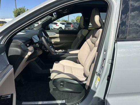 New 2025 Volvo EX90 Ultra image 13