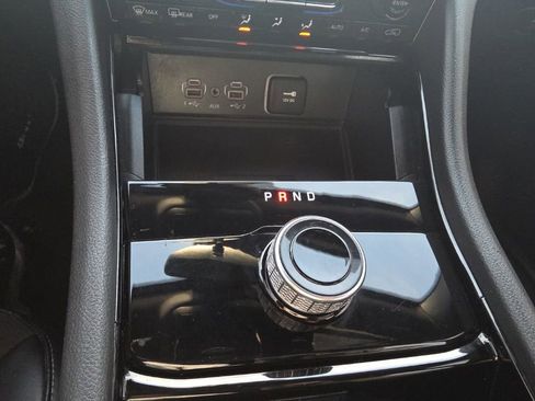 Used 2023 Jeep Grand Cherokee L Laredo image 18