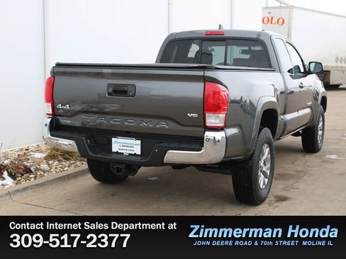 Used 2017 Toyota Tacoma SR5 w/ Tow Package image 2