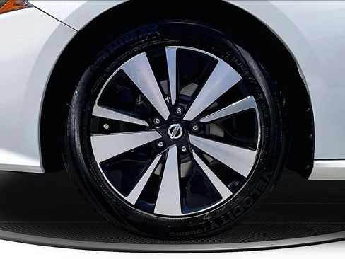 Used 2020 Nissan Altima 2.5 SL FWD image 33