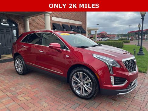 Used 2025 Cadillac XT5 Premium Luxury w/ Technology Package AWD/4WD image 5