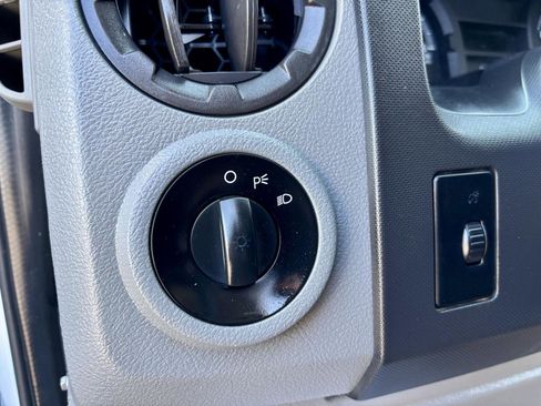 Used 2014 Ford E-150 and Econoline 150 w/ Power Group RWD image 19