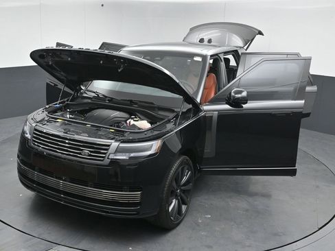 Used 2025 Land Rover Range Rover SV AWD/4WD image 55