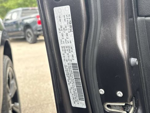 Used 2019 Jeep Compass Limited AWD/4WD image 34