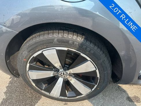 Used 2014 Volkswagen Beetle R-Line FWD image 33