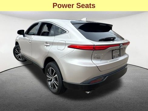 Used 2024 Toyota Venza LE image 9