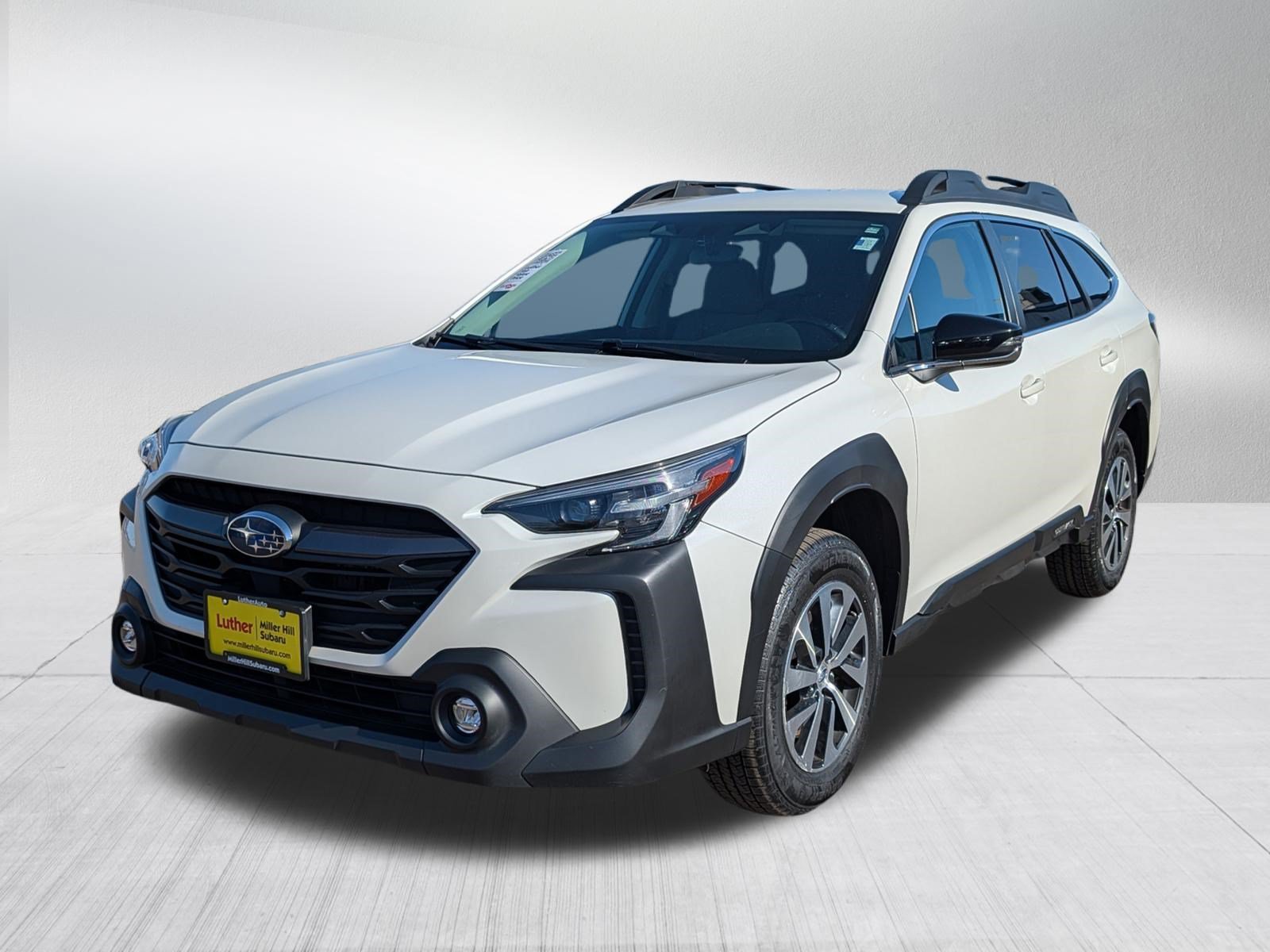 Used 2023 Subaru Outback Premium AWD/4WD image 3