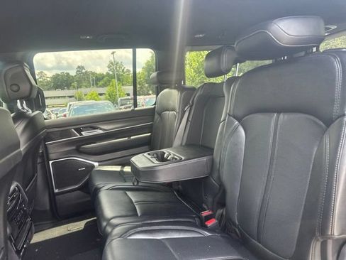 Used 2024 Jeep Wagoneer Series II w/ Flexible Seating Group RWD image 15