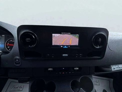 Used 2021 Mercedes-Benz Sprinter 2500 image 13