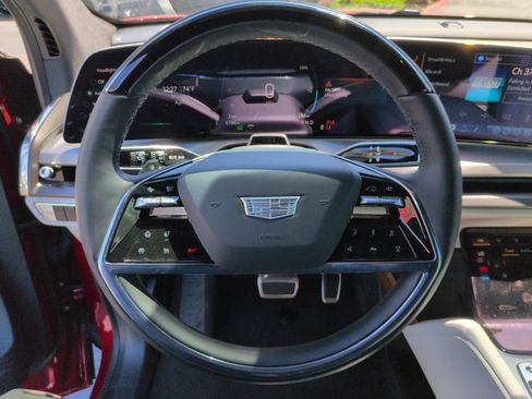 Used 2026 Cadillac Vistiq Sport w/ LPO, Floor Liner Package image 18