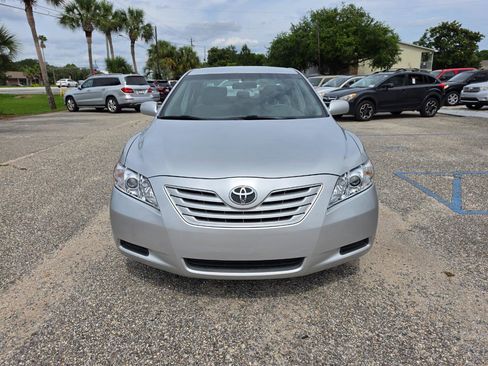 Used 2009 Toyota Camry LE FWD image 8