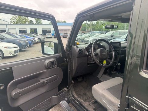 Used 2010 Jeep Wrangler Unlimited Sport AWD/4WD image 11