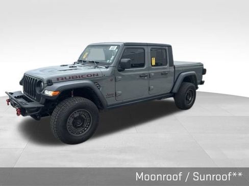 Used 2022 Jeep Gladiator Rubicon w/ Cold Weather Group AWD/4WD image 2