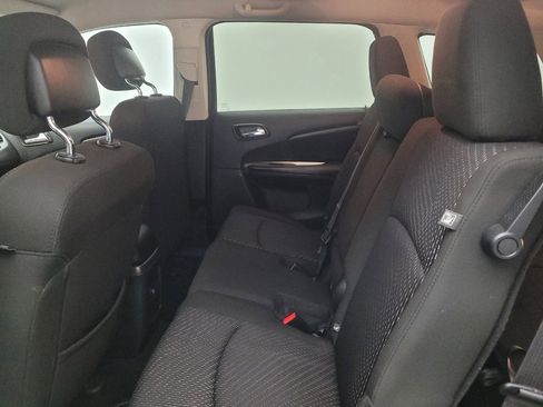 Used 2019 Dodge Journey SE FWD image 18