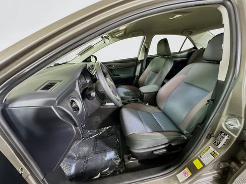 Used 2018 Toyota Corolla LE image 12