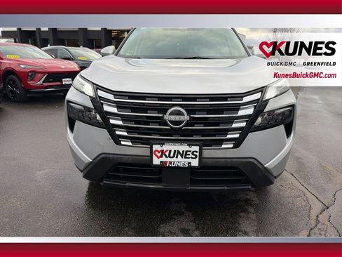 Used 2025 Nissan Rogue SV image 14