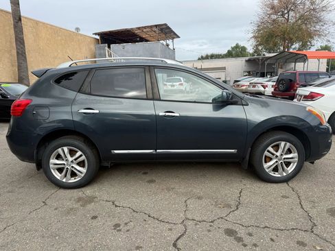 Used 2012 Nissan Rogue SV w/ Premium Pkg FWD image 8